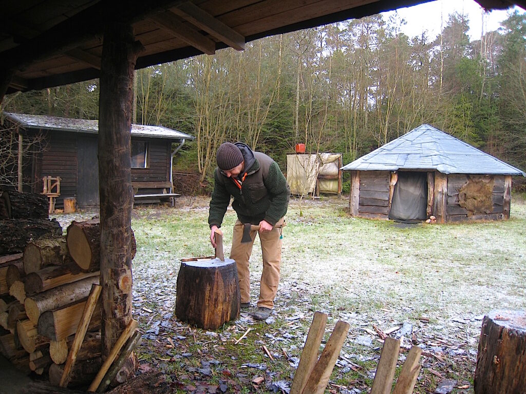 Geheimtipps Abenteuer in NRW – Wildniscamp in der Eifel