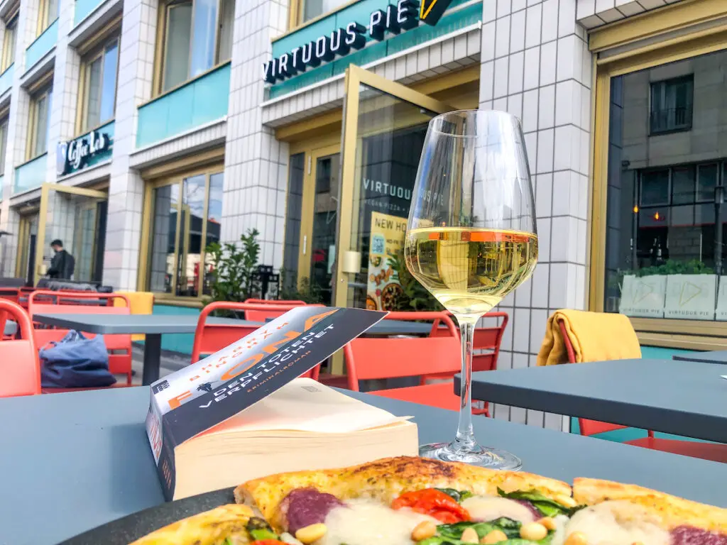 Vegane Restaurants mit Terrasse in Köln Ehrenfeld - das neue Virtuous Pie 