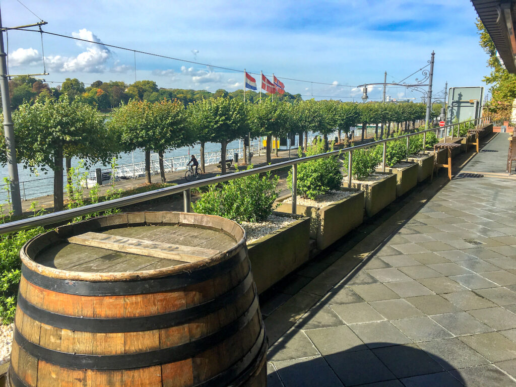 Blick vom Maritim Hotel auf den Rhein in Königswinter