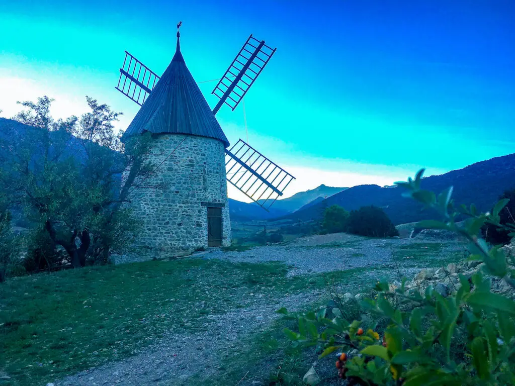 Die historische Windmühle in Cucugnan 