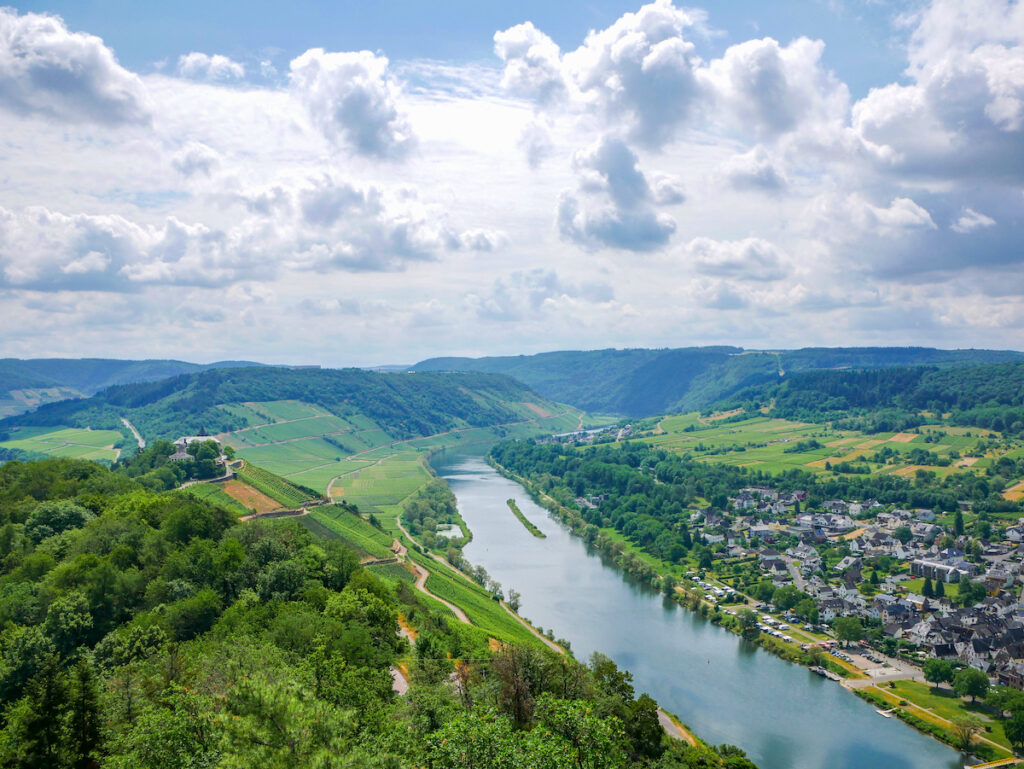 Cochem-Zell Sehenswürdigkeiten – die Marienburg hoch über der Mosel