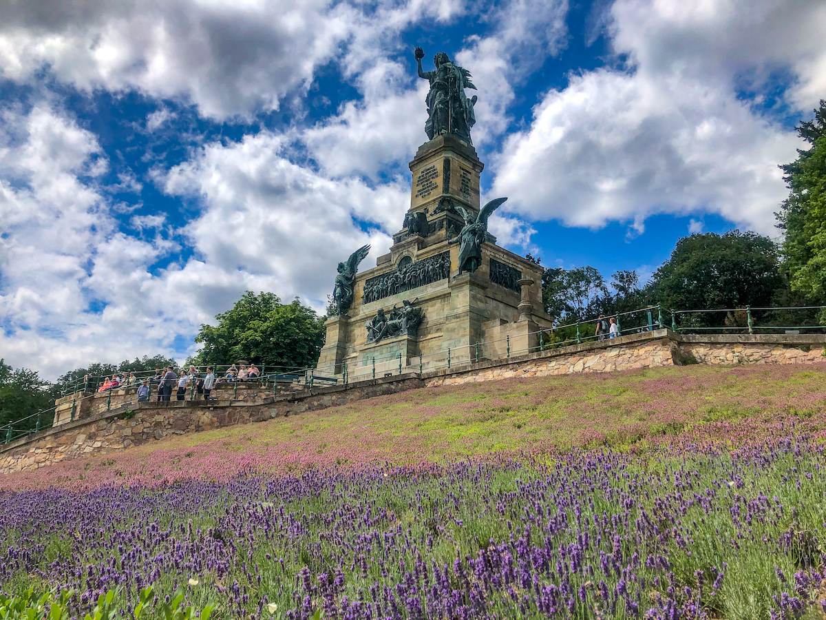 Rheingau Sehenswürdigkeiten - das Niederrheindenkmal