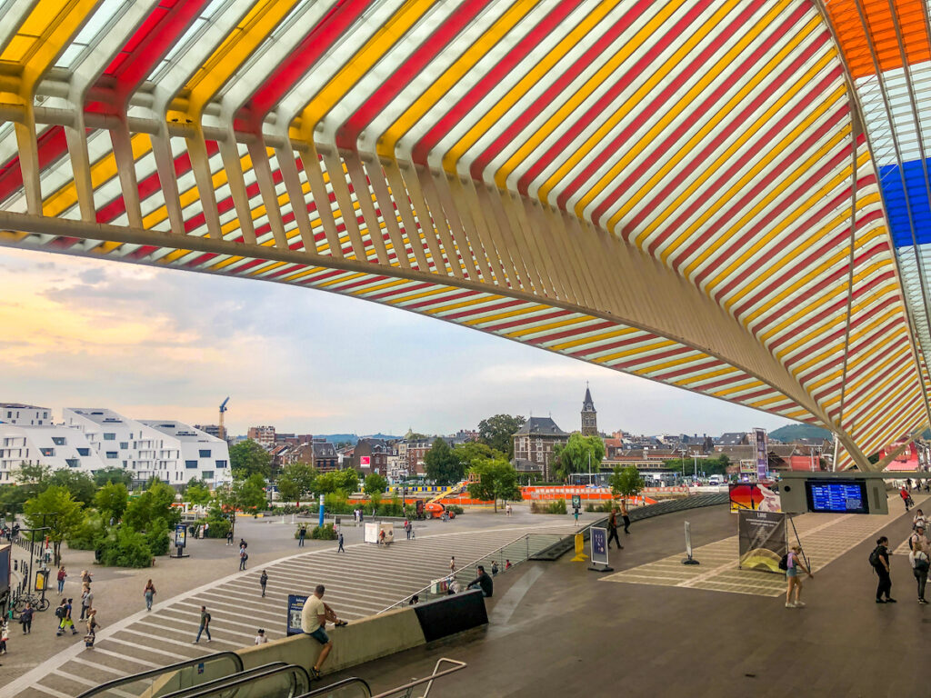 Der futuristische Bahnhof von Stararchitekt Santiago Calatrava in Lüttich