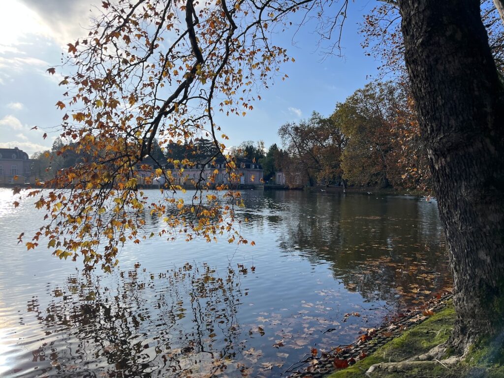 Schön zum Spazierengehen in Düsseldorf: Schloss Benrath