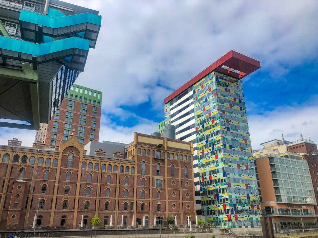 Medienhafen Düsseldorf – Sehenswürdigkeit von Weltruf