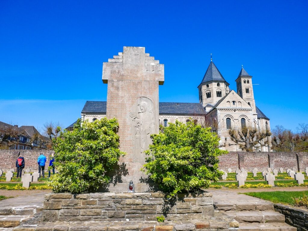 Der Friedhof von  Kloster Knechtsteden 