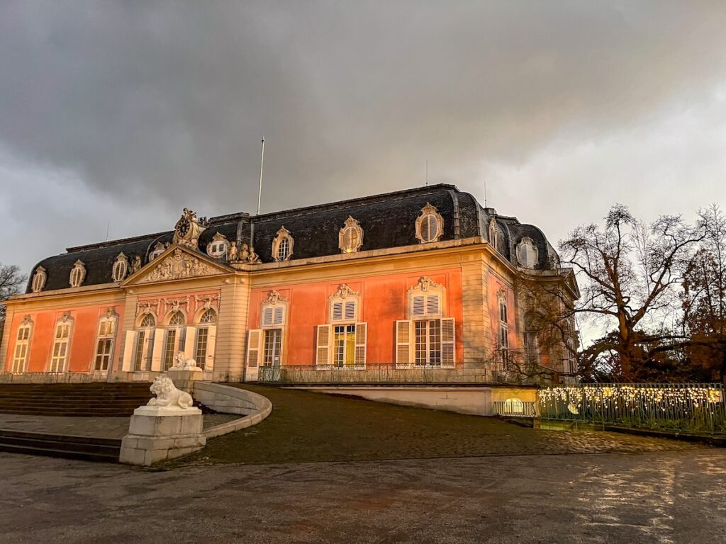 Die 5 schönsten NRW-Weihnachtsmärkte - Schloss Benrath