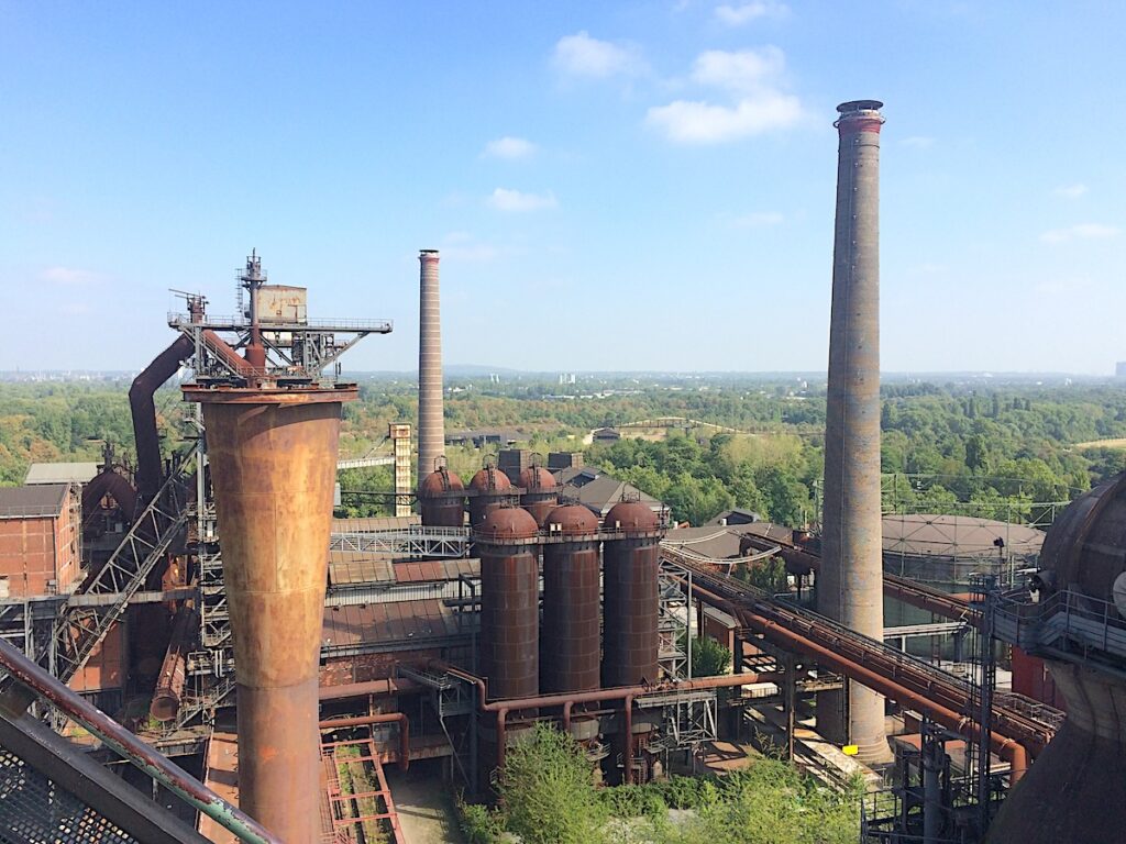 Im Landschaftspark Duisburg-Nord darf geklettert werden - Adrenalin ist bei dem NRW-Abenteuer garantiert