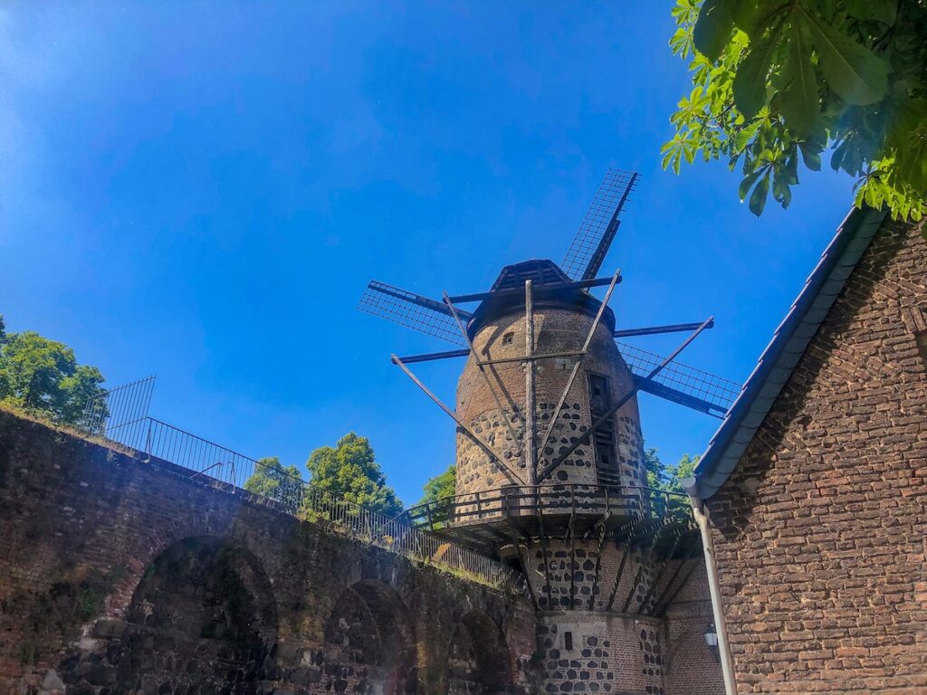 Die historische Mühle in Zons