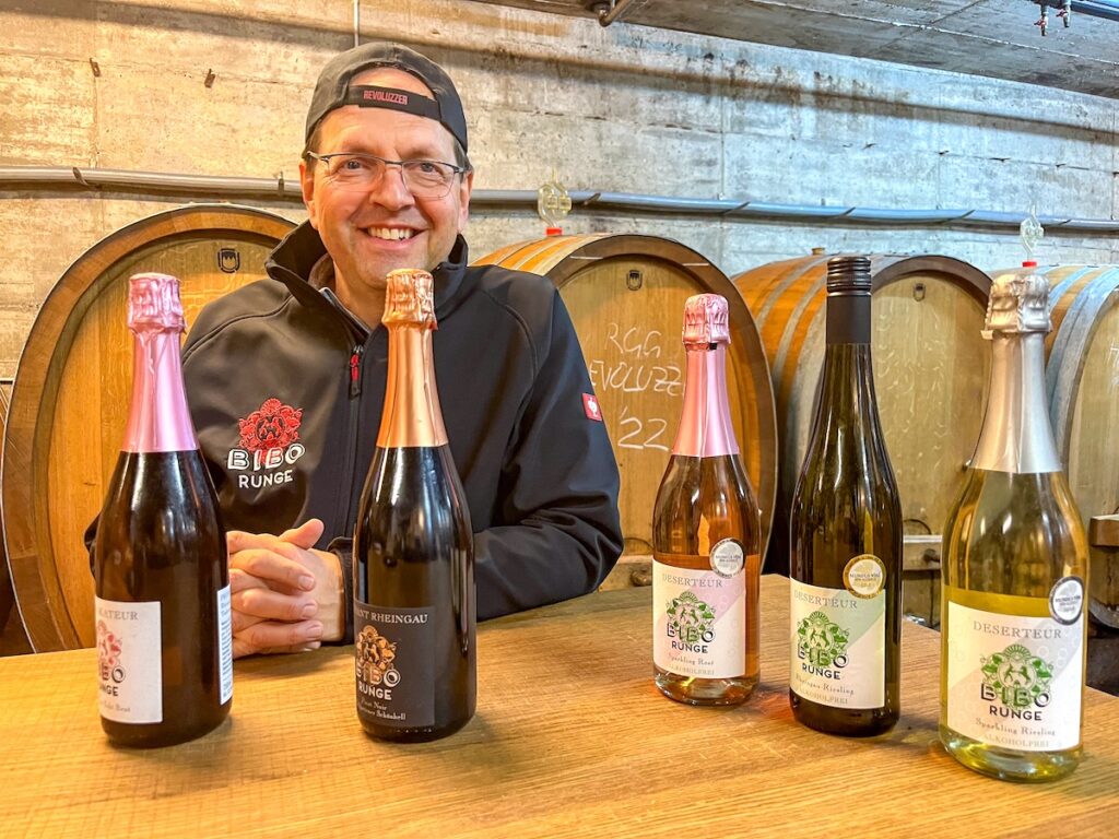 Ein guter Grund für eine Weinreise ins Rheingau: der köstliche "Deserteur Sparkling Rosé“ von Bibo Runge