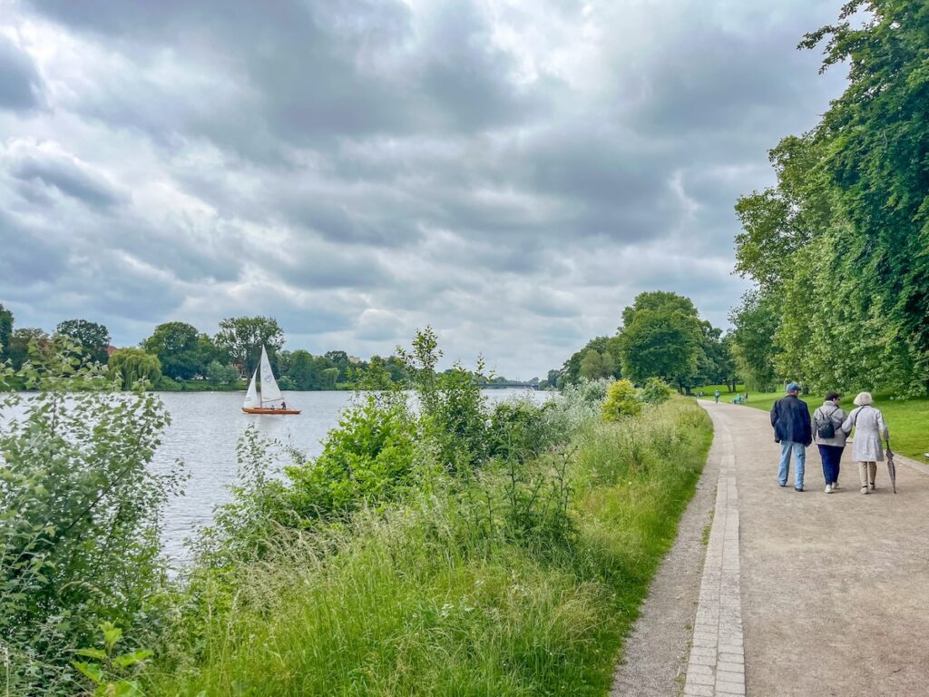Flanieren am Aasee in Münster