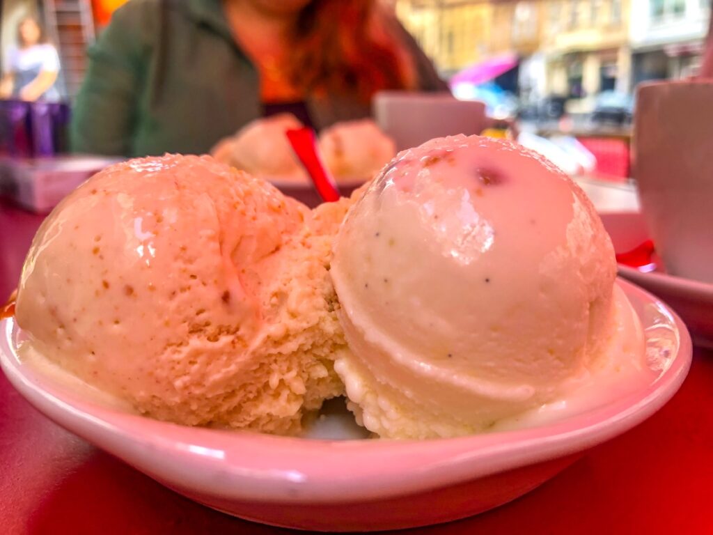 Die besten Eisdielen in Köln - die Bar Schmitz gehört dazu