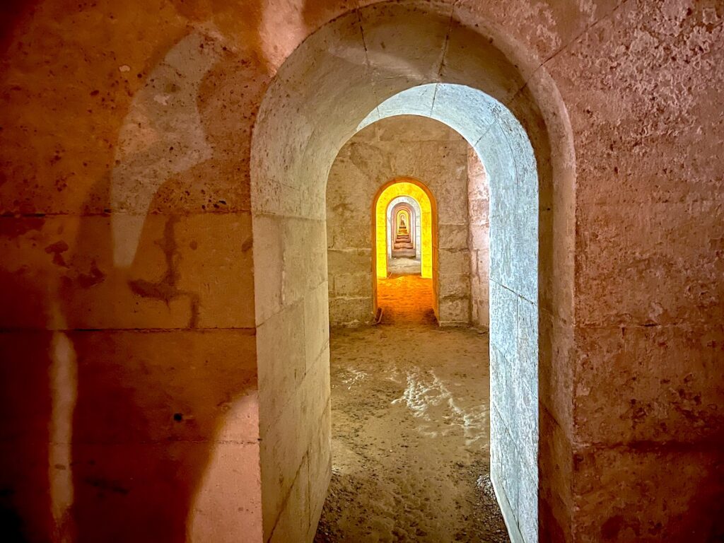 Schauermomente liefert die Festung La Mola auf Menorca