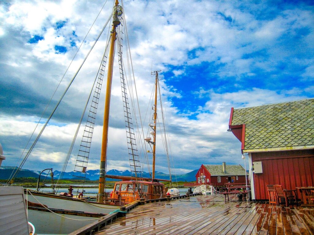 Nur mit dem Boot zu erreichen: das einzigartige Landschaftshotel an der Atlantikstraße in Norwegen