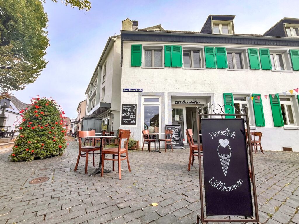 Das Eiscafé Art & Weise in Monheim am Rhein