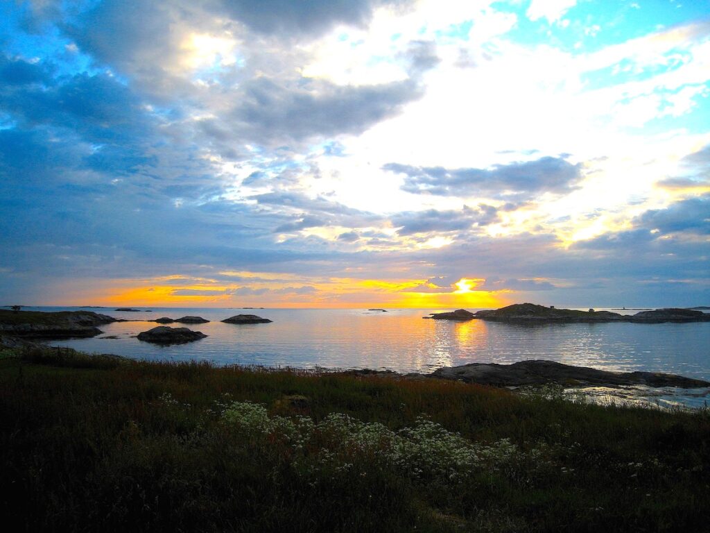 Sonnenuntergang beim Håholmen Havstuer Hotel