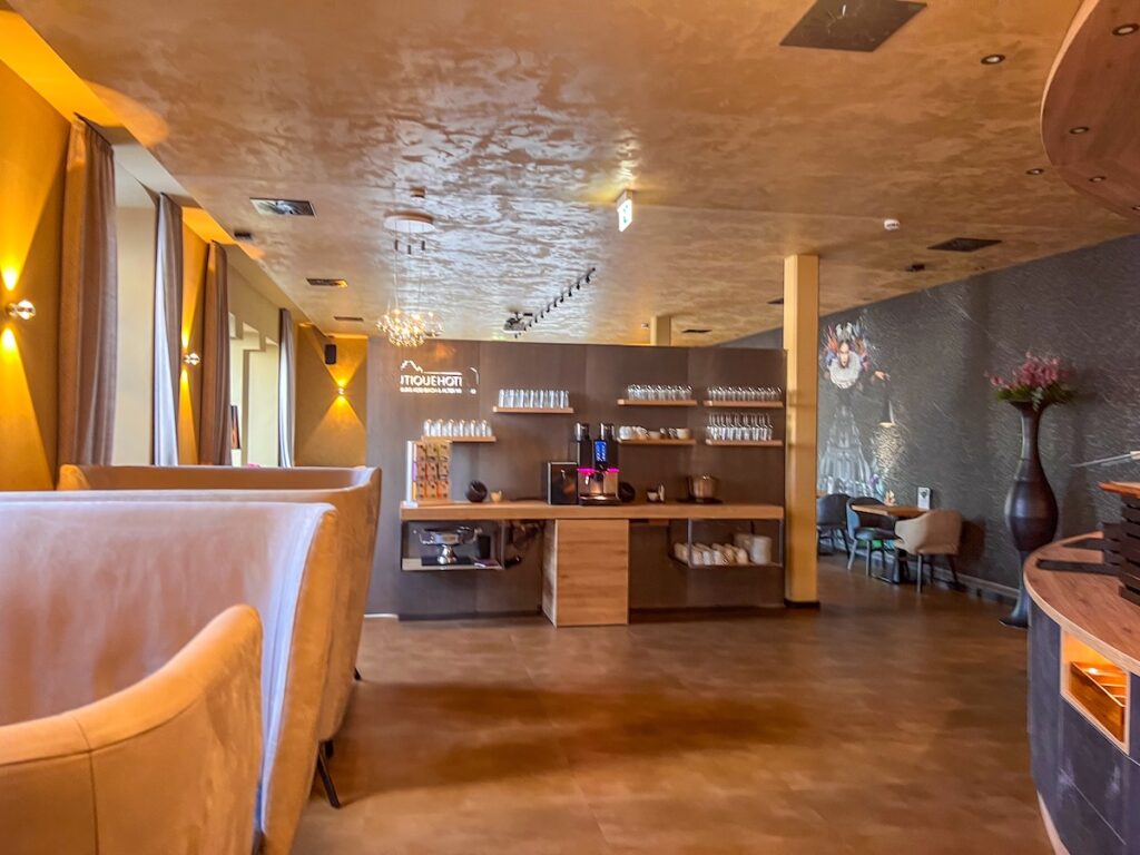 In der Nebensaison bietet eine Bahnreise ins Ahrtal viele Vorteile