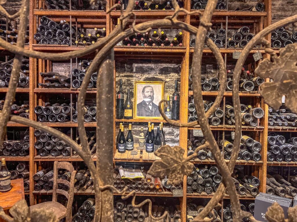 So schön ist der historische Weinkeller in Mayschoß