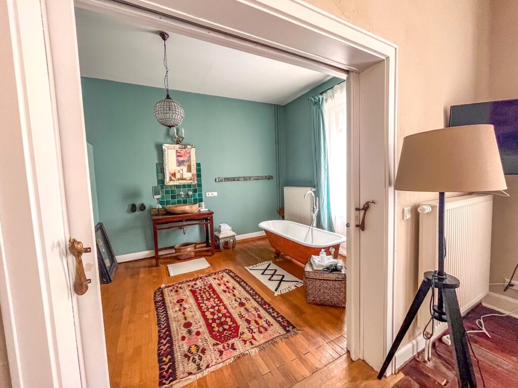 freistehende Badewanne im Boutiquehotel Kaffee & Kissen