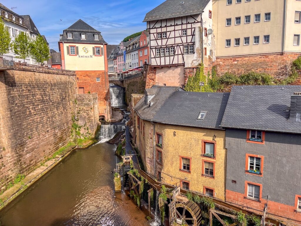 Top-Sehenswürdigkeit - der Wasserfall von Saarburg