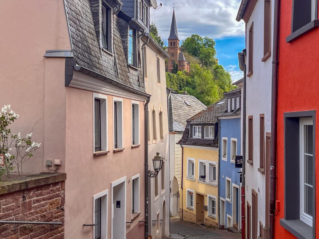 Bunte Häuschen in der Kleinstadtperle Saarburg