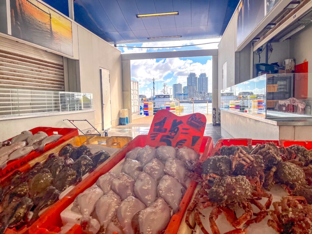Der Fischmarkt in Ostend heißt "De Vistrap"