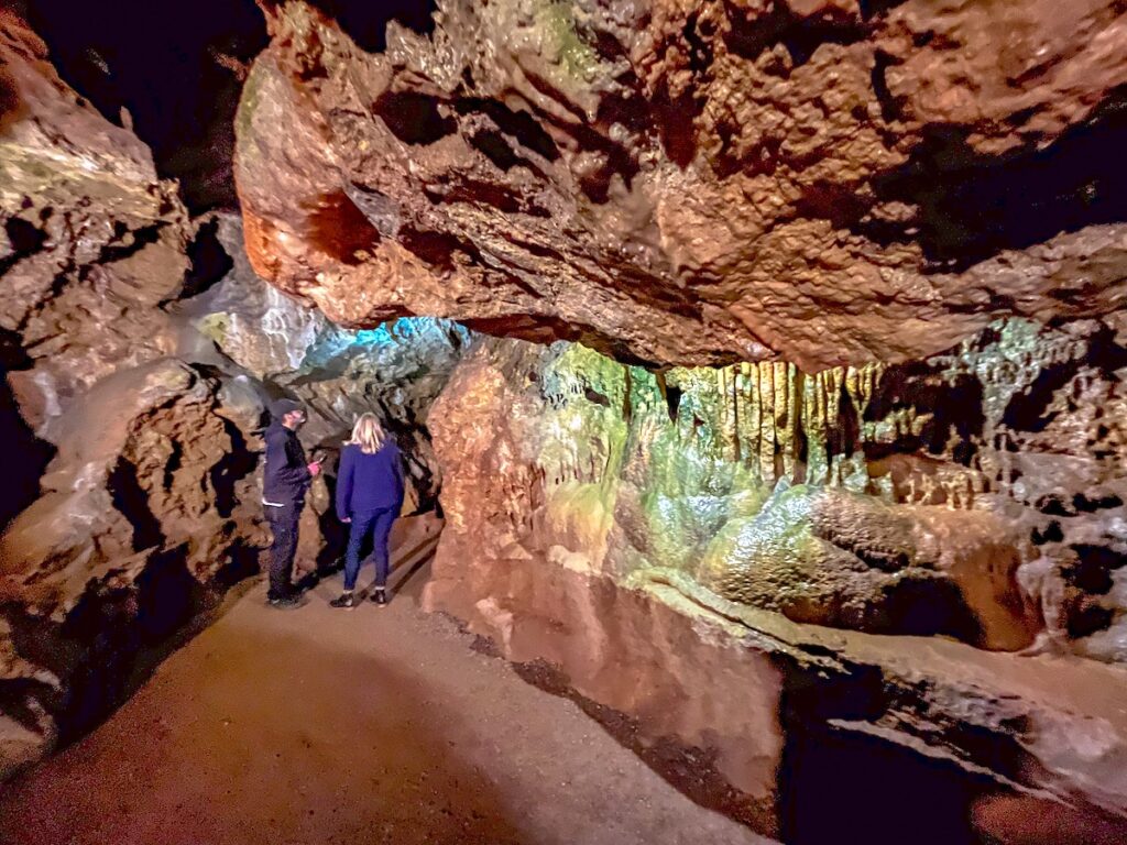 Geheimtipp: Wiehler Tropfsteinhöhle